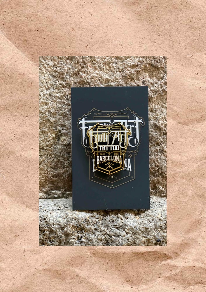 FAMILY ART TATTOO PIN